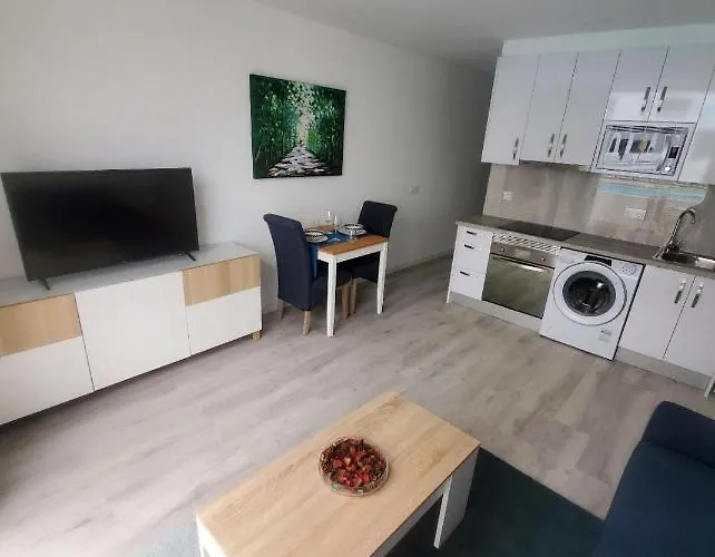 Apartament Atlantic View 2b 2 Bedroom Ground Floor, Complex Featured On A Place In The Sun Puerto del Carmen (Lanzarote)